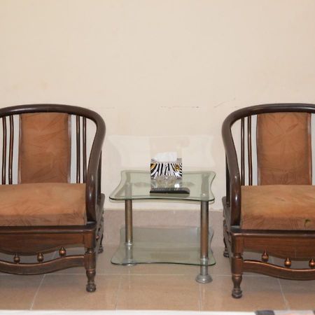 Step inn Guest House Sukkur Eksteriør bilde