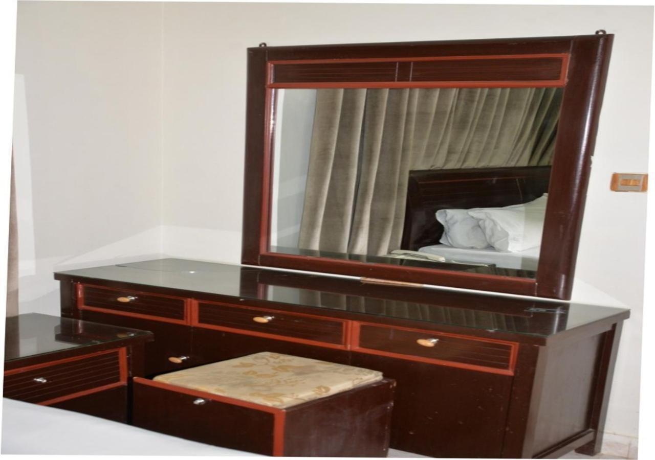 Step inn Guest House Sukkur Eksteriør bilde