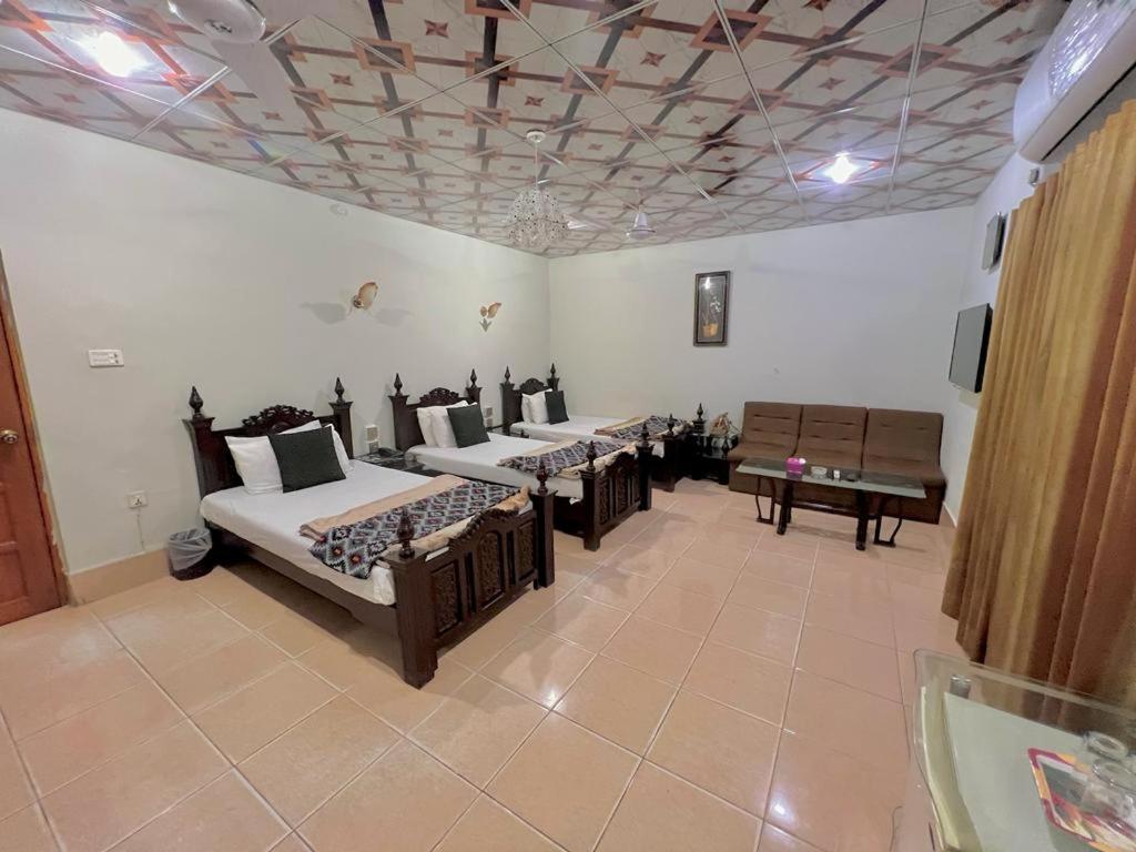 Step inn Guest House Sukkur Eksteriør bilde